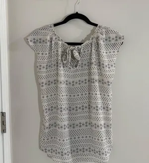 LC Lauren Conrad Relaxed Cream and Navy Blouse thumbnail 4