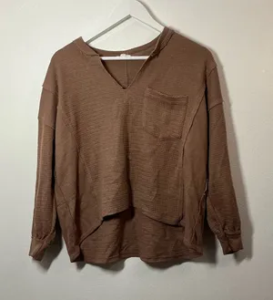 Blu Pepper Relaxed V-Neck Pocket Long Sleeve Top Size Small thumbnail 1