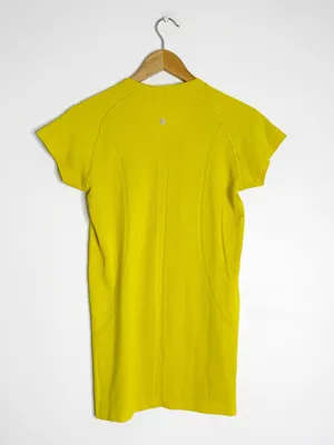 Lululemon Swiftly Tech Short Sleeve Shirt Size 8 Yellow Like New Collection thumbnail 2