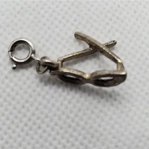 Silver Tone Glasses Charm thumbnail 2