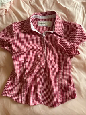 Short-Sleeve Poplin Shirt thumbnail 1