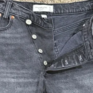 Abercrombie & Fitch Curve Love High Rise Dad Shorts Asymmetric CrissCross BLK 0 thumbnail 2