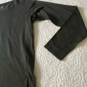 Athleta Gray Uptempo Top Size Large Athleisure, minimalist, normcore, gorpcore thumbnail 7