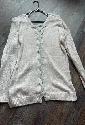 Cupcake Pink V neck sweater Tan Size M thumbnail 1