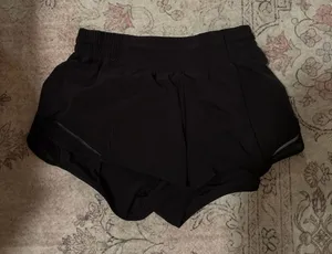 Lululemon High-Rise Hotty Hot Shorts 2.5" thumbnail 1