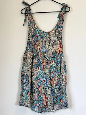 NWT Cupshe Paisley Scoop Neck Tie Shoulder Wide Leg Romper - Size: Large thumbnail 2