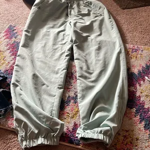 Jamie‎ sadock mint green water resistant joggers pants M thumbnail 2