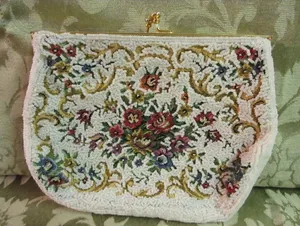Vintage retro beaded purse from Fine Arts floral design thumbnail 1