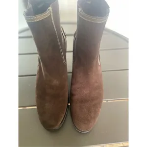 Cole Haan Suede Vibram Chelsea Ankle Boots Brown Size 7B thumbnail 12