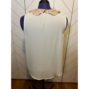 LC Lauren Conrad Women’s Large Sleeveless Keyhole Floral Ruffle White Top thumbnail 2