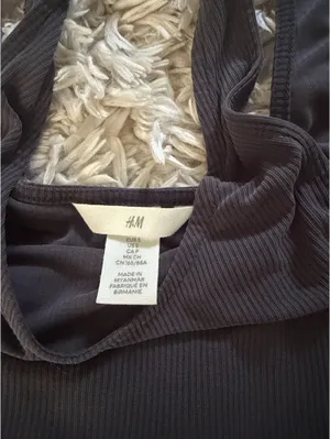 H&M tank top thumbnail 3