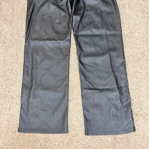 Social Tourist Ultra High Rise Baggy Faux Leather Pants Womens 7R W28 Black thumbnail 10