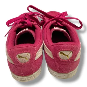 Puma Womens Suede Pink Fuchsia Purple Low‎ Top Shoes Size 8.5 355462 38 thumbnail 2