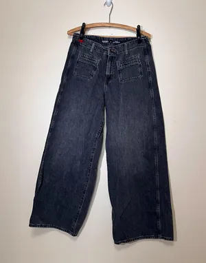 Black Old Navy Barrel Jeans  thumbnail 1