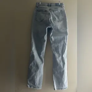 Abercrombie Curve Love: The Dad High Rise Jean 28 thumbnail 2