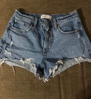 Abercrombie High-Rise Mom Shorts thumbnail 1