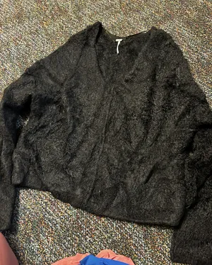 Sweater thumbnail 1