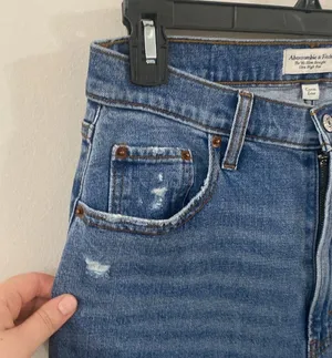 Abercrombie & Fitch the ‘90s slim straight ultra high rise distressed jeans 30 thumbnail 8