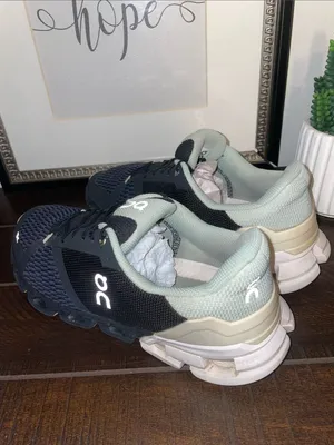 On Cloud Cloudflyer Running Shoes / Sneakers size 9 thumbnail 7