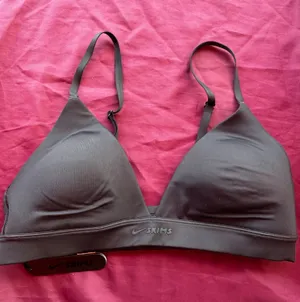 NIKESKIMS SPORTA BRA thumbnail 1