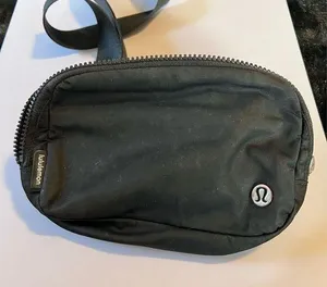 Lululemon Everywhere Belt Bag black yoga exercise thumbnail 1