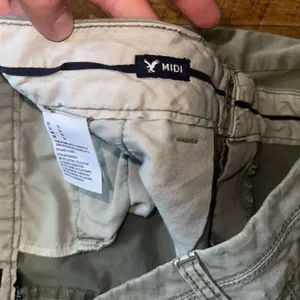 American Eagle army green midi stretch size 10 shorts thumbnail 2