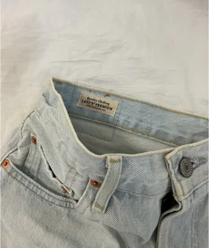 Levi’s 501 Jean Shorts thumbnail 4