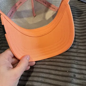 Goorin Bros The Farm Queen Bee Trucker Hat Coral Pink White Mesh Snapback Cap thumbnail 6