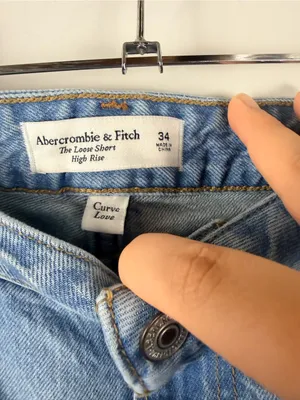 Abercrombie & fitch high rise loose short curve love light wash size 34 thumbnail 3
