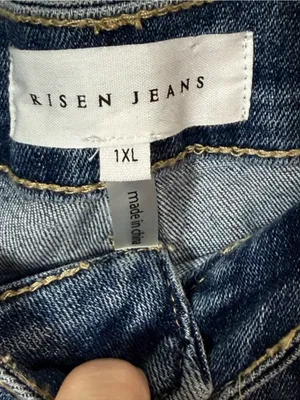 Risen Medium Wash Distressed Cropped/Ankle Jeans - 1X thumbnail 4