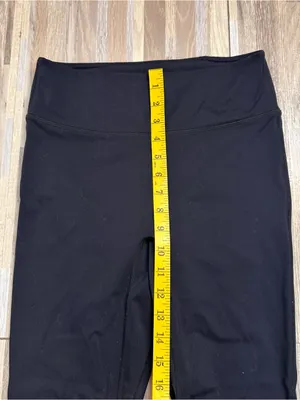 Fabletics Black Performance Leggings Women’s Size XS thumbnail 3