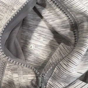 Lululemon gray define jacket size 2 *has logo* thumbnail 5