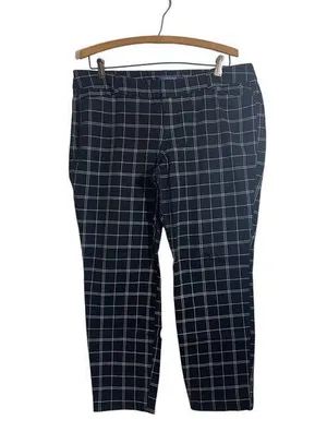 Women’s Old Navy Pixie Mid-Rise Plaid Checkered Capri Pants Black Grid Size 16 thumbnail 1