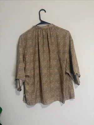 Levi’s small Relaxed button up Tan Printed Blouse - Women's Top thumbnail 6