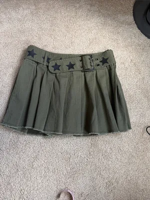 Hot Topic Social Collision Olive Green Grommet Pleated Low Rise Mini Skirt thumbnail 2