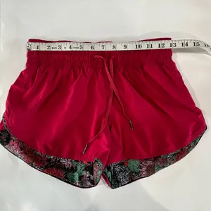 Lululemon Choose A Side Short‎ 3" - Reversible - Size 4. thumbnail 6