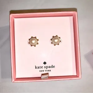 Kate Spade Pearl earrings with golden crown/sun detail - “flying colors” cream thumbnail 1