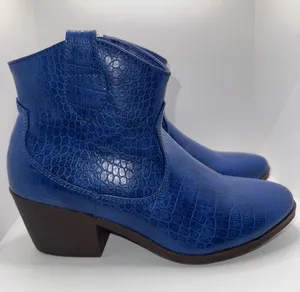 True Craft Winnie Western Ankle Boots Blue Croc Print Women’s 8 Boho thumbnail 1