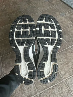 Nike Air Relentless Sneakers Black/White Running, Gym, Exercise… Worn thumbnail 6