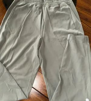 women’s lululemon jogger / pant  thumbnail 1
