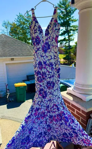 Size 4 Jovani Prom Dress thumbnail 1