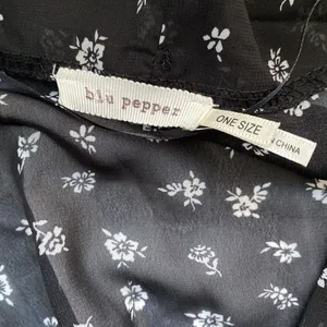 Blu Pepper black white floral oversized short kimono thumbnail 3