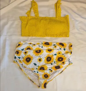 Ruffle Bikini with Sunflower Design Yellow Women 2XL NWOT thumbnail 1