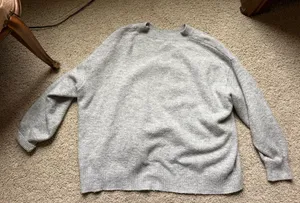H&M Sweater thumbnail 1