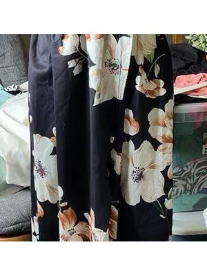 Like New Black floral maxi dress with V-neck thumbnail 3