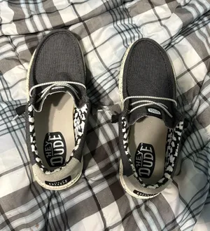 Black Size 8 thumbnail 1
