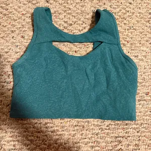 Lululemon Everlux Cut-Out Train Bra *Medium Support, Crunch Teal Lagoon- Size 6 thumbnail 2