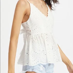 ✨ HP✨Bow Back Eyelet Embroidered Peplum Cami✨ White Size L thumbnail 4