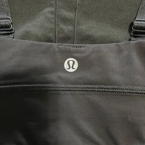 LULULEMON Both Ways Black Sports Bra Women’s Sz 4 Excellent Condition thumbnail 4