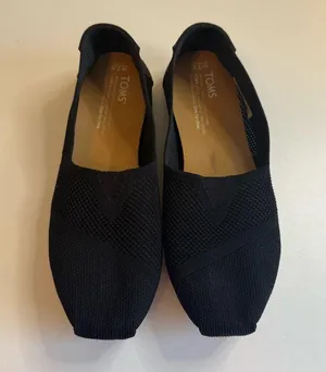 TOMS size 7.5 thumbnail 1